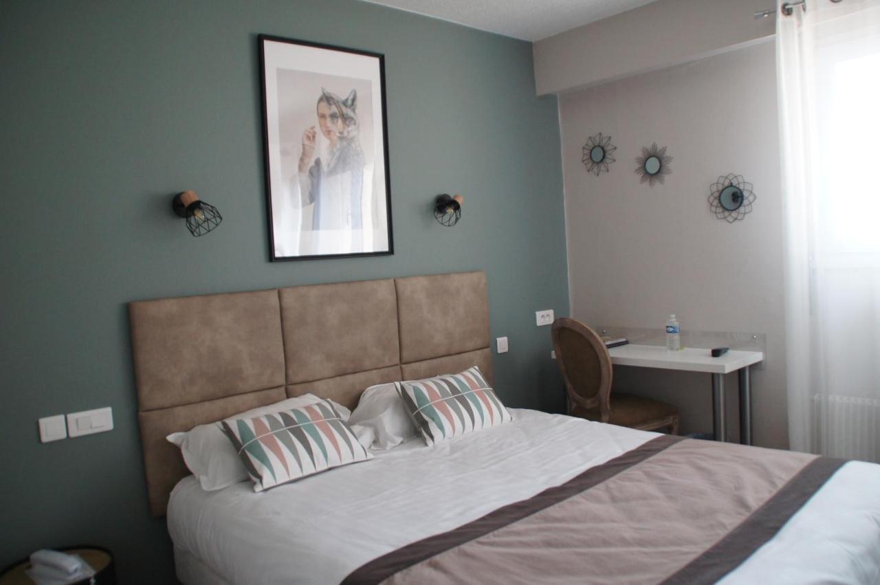 Logis Hotel De La Bruyere Pouzauges Kültér fotó