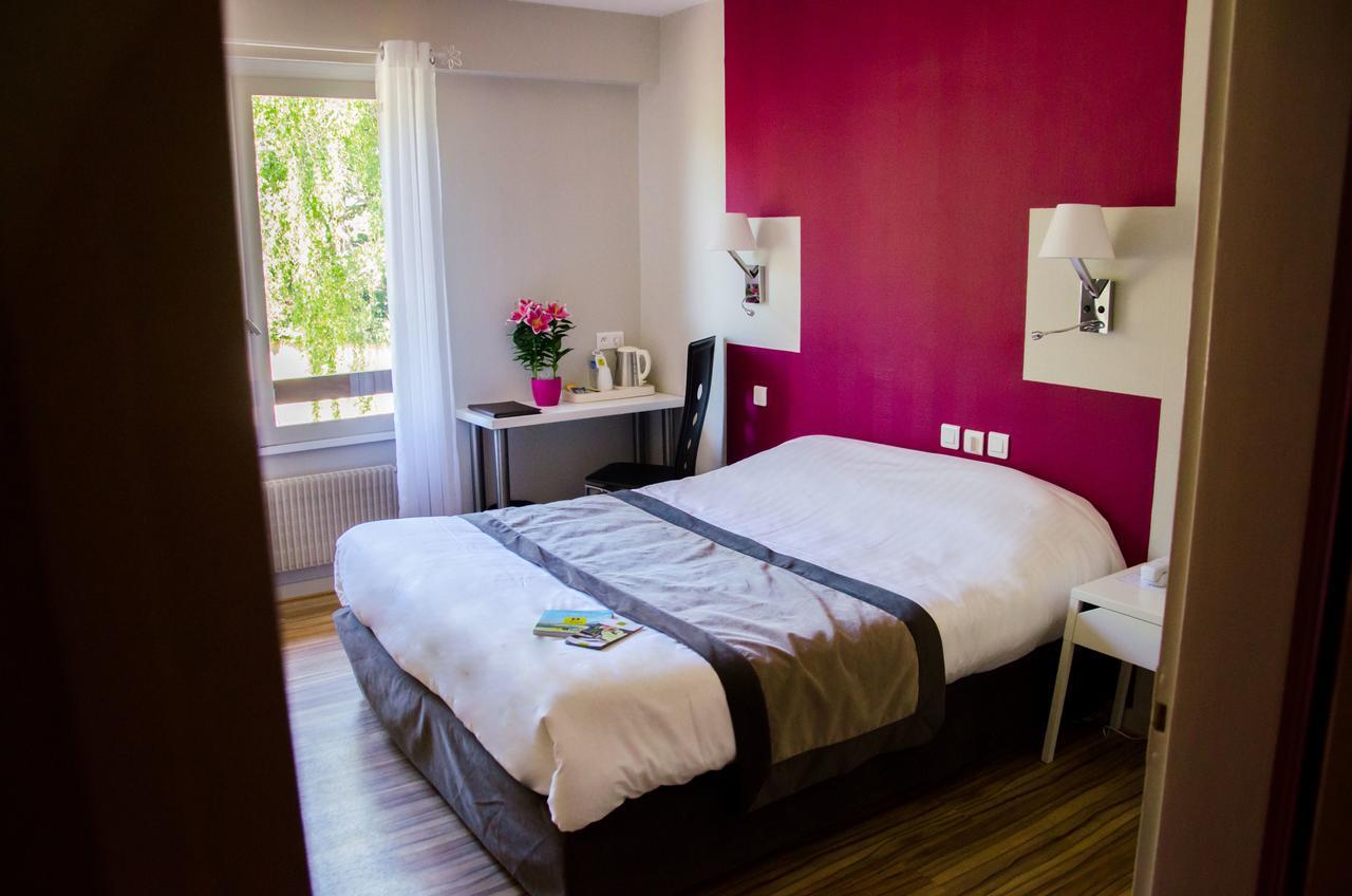 Logis Hotel De La Bruyere Pouzauges Kültér fotó
