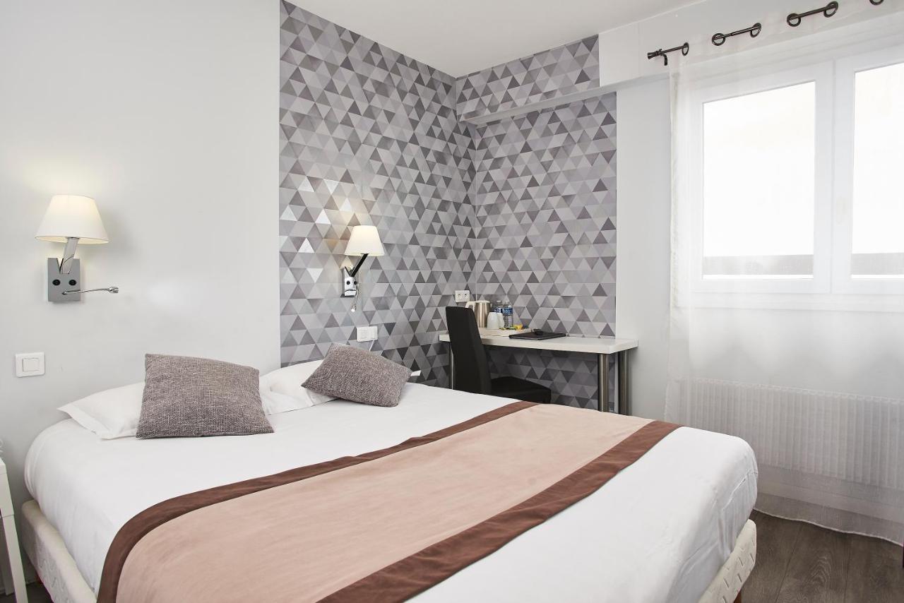 Logis Hotel De La Bruyere Pouzauges Kültér fotó