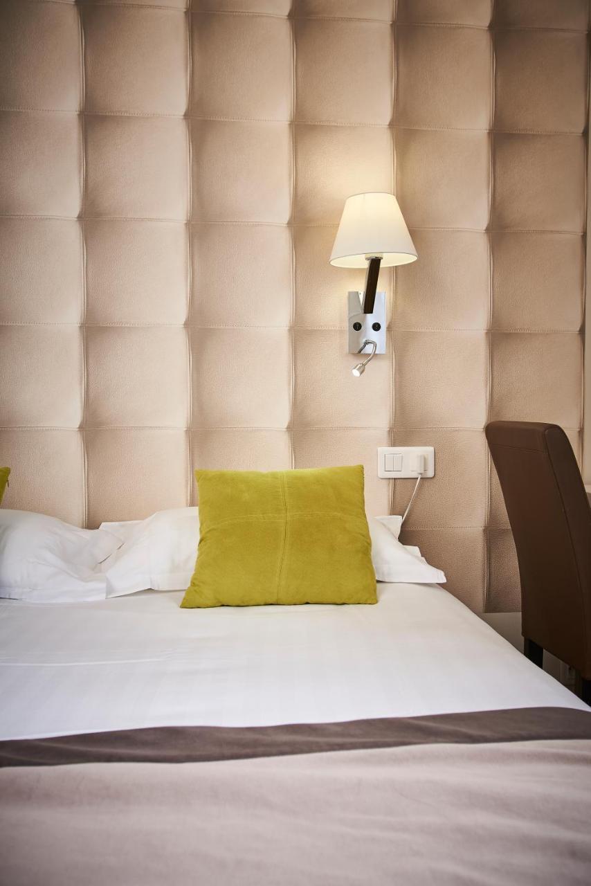 Logis Hotel De La Bruyere Pouzauges Kültér fotó