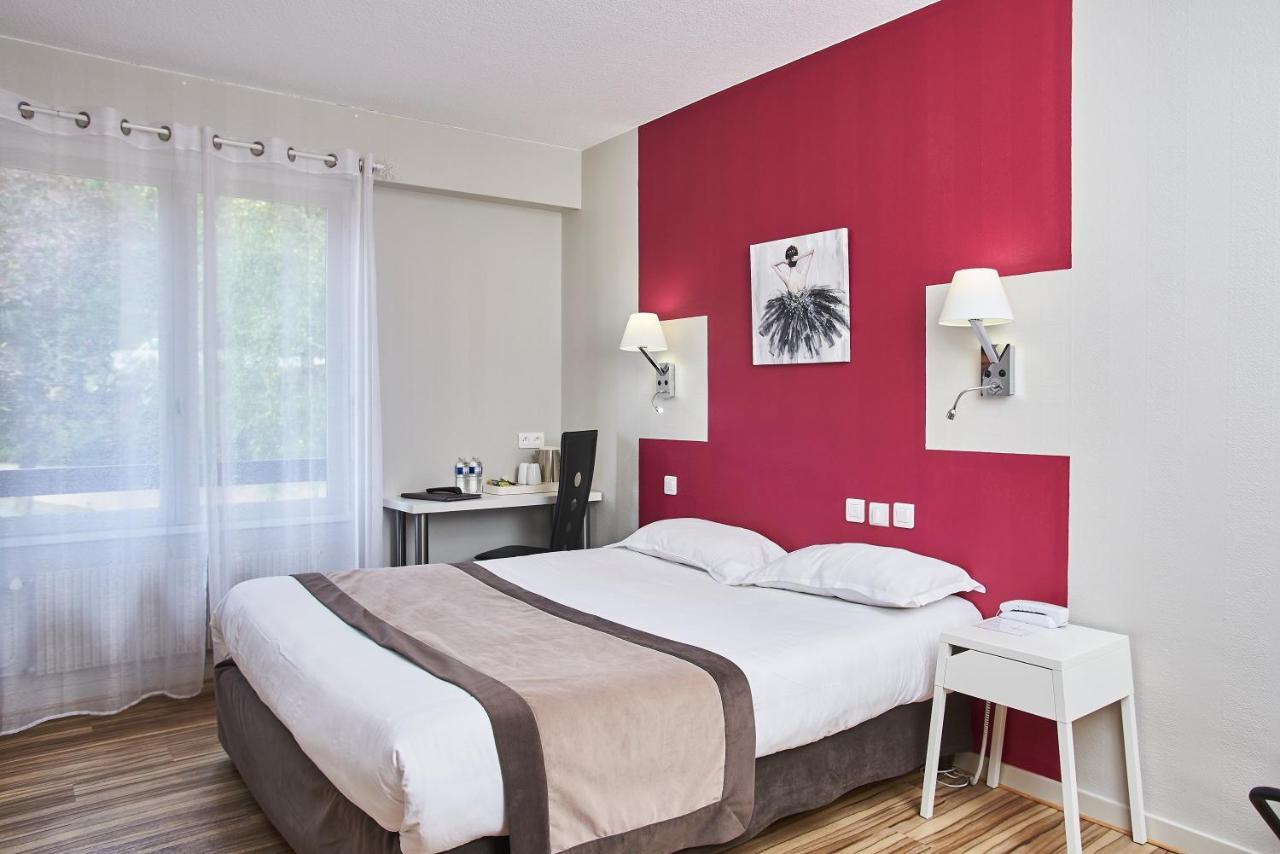 Logis Hotel De La Bruyere Pouzauges Kültér fotó