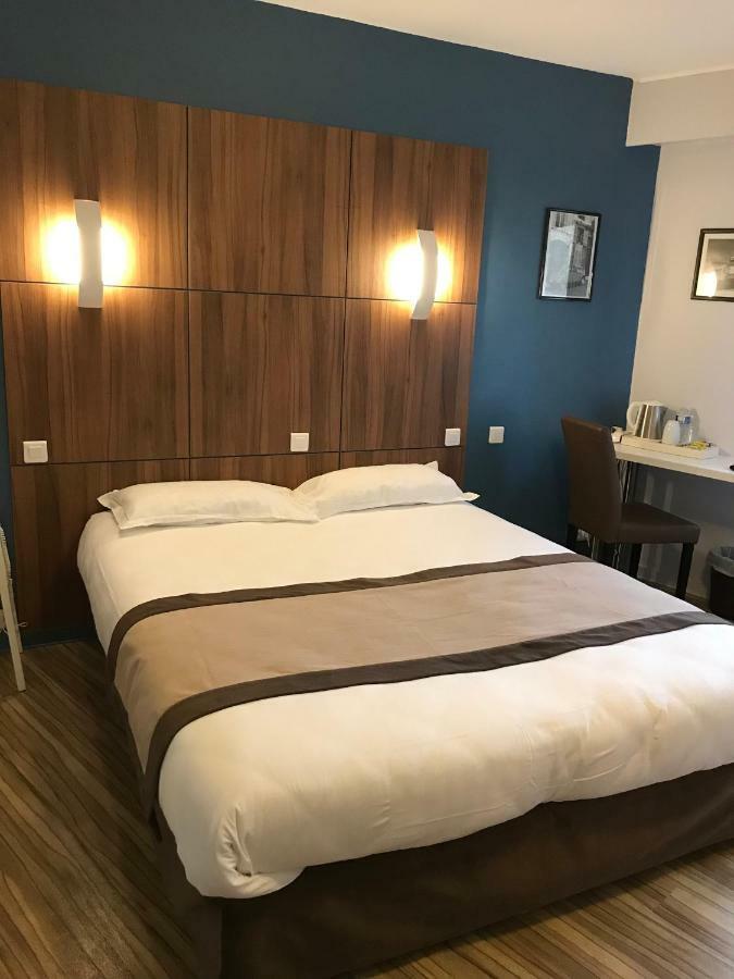 Logis Hotel De La Bruyere Pouzauges Kültér fotó